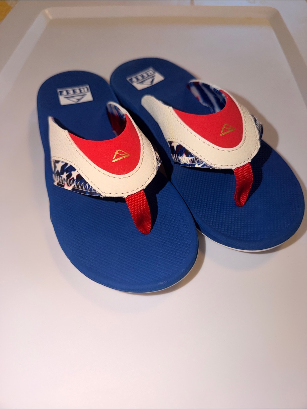 Reef Kids Fanning Flip Flops Patriotic Red White Blue Size 4 Youth
